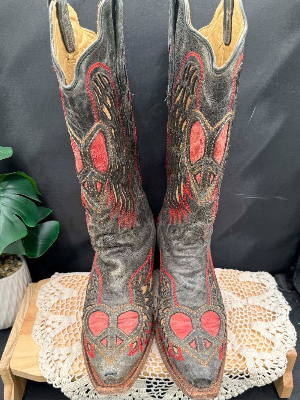 Corral Western Winged Heart Peace Sign Cowboy Boots - Picture 2 of 7